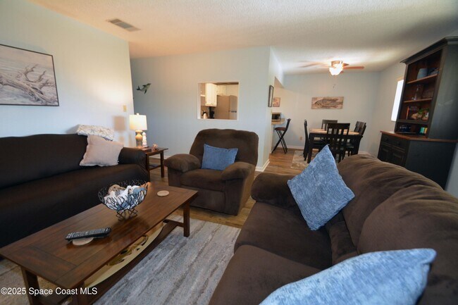 Building Photo - 201 St Lucie Ln