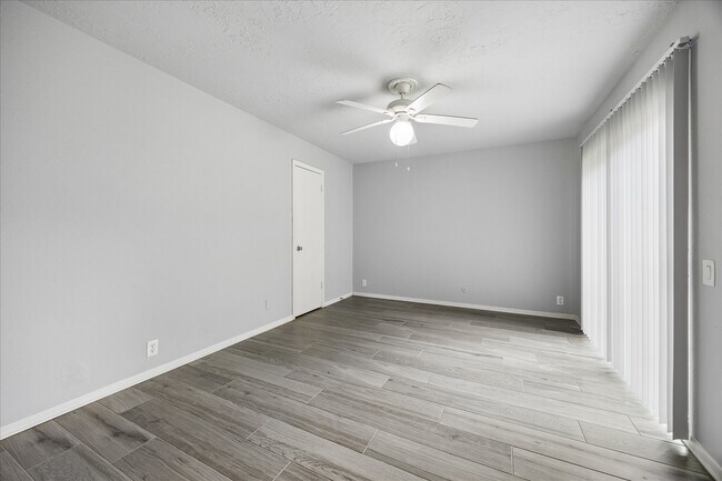 Building Photo - 2110 Gray Falls Dr