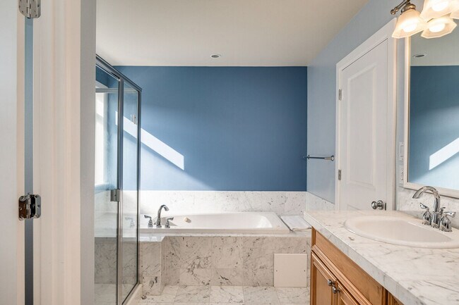 Building Photo - 4224 Francis Ave N