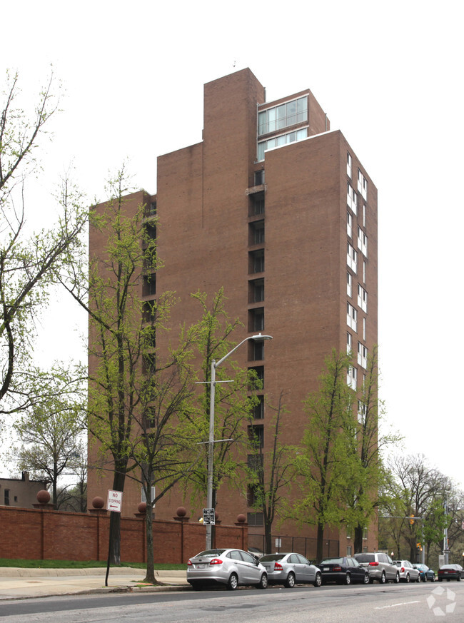 Building Photo - Dell House