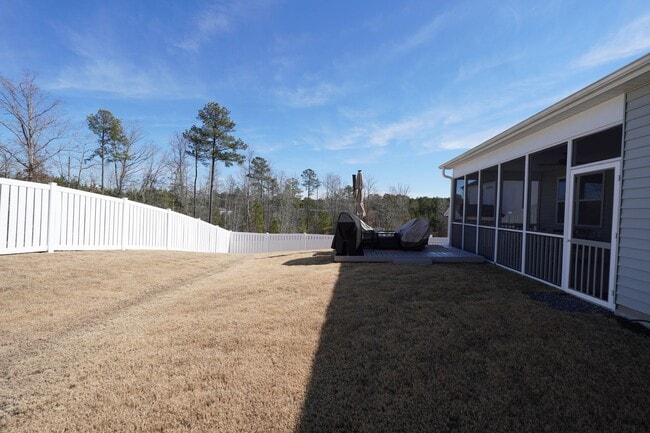 Building Photo - MOVE IN DATE MUST BE SCHEDULED 14 DAYS FROM PAYING SECURITY DEPOSIT.