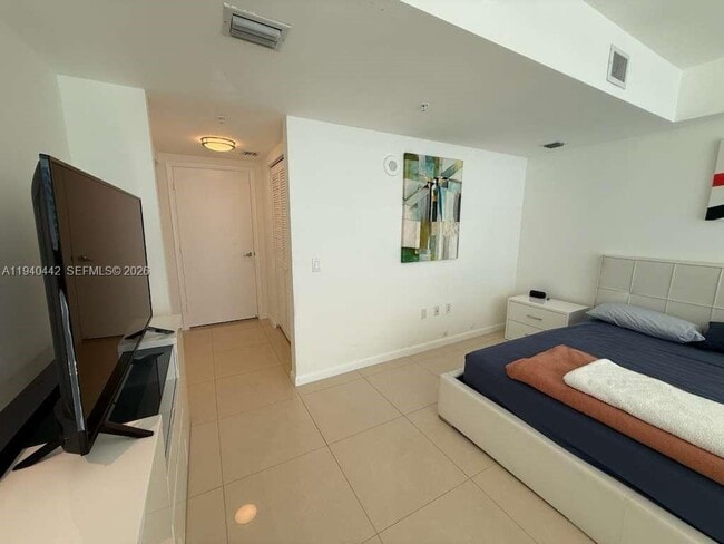 Building Photo - 41 SE 5th St