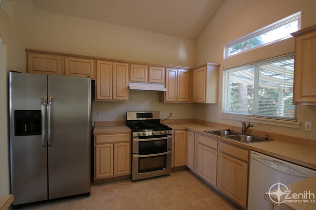 Building Photo - 17019 SE 3rd St