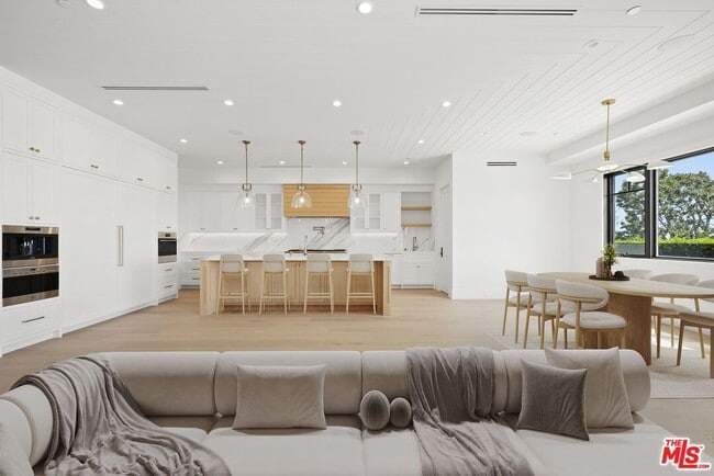 Building Photo - 1744 Correa Way