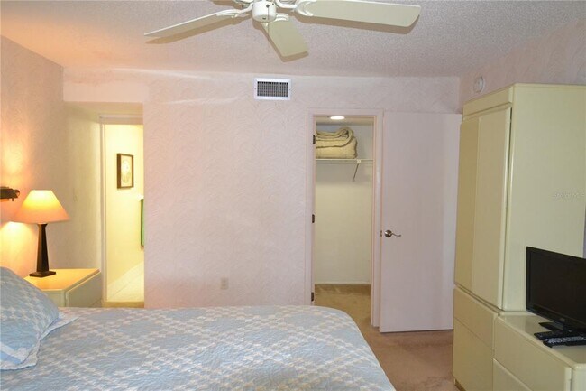 Building Photo - 216 Cypress Ln