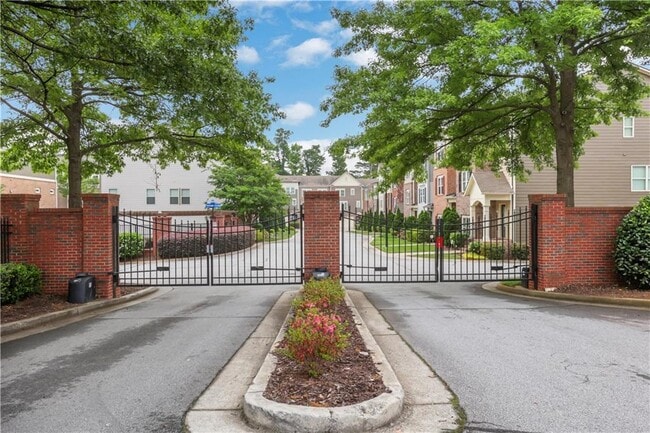 Building Photo - 1300 Hopkins Dr