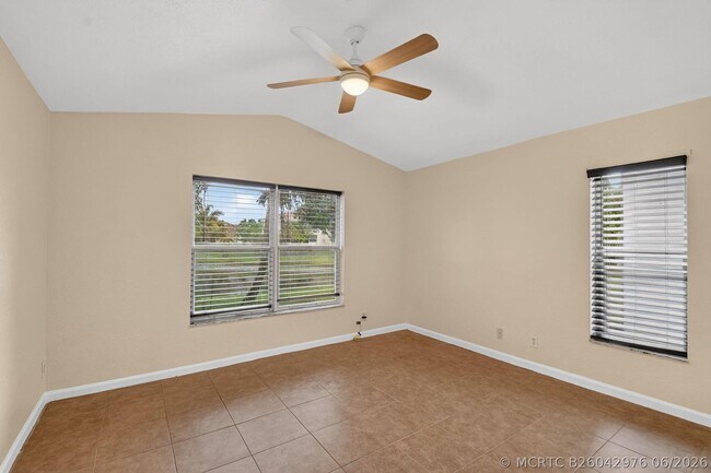 Building Photo - 1107 Big Torch St