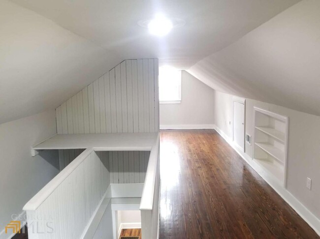 Building Photo - 2429 Macon Dr SW