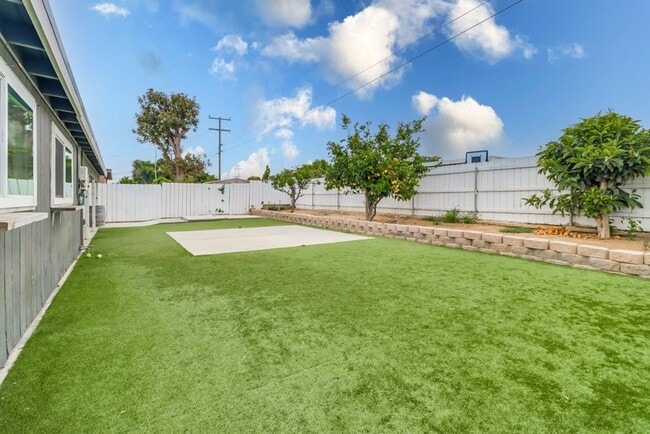 Building Photo - Imperial Beach, Gorgeous 4 bed 2 bath home...