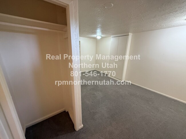 Building Photo - Lovely 4 Bedroom  2 Bath House Available i...