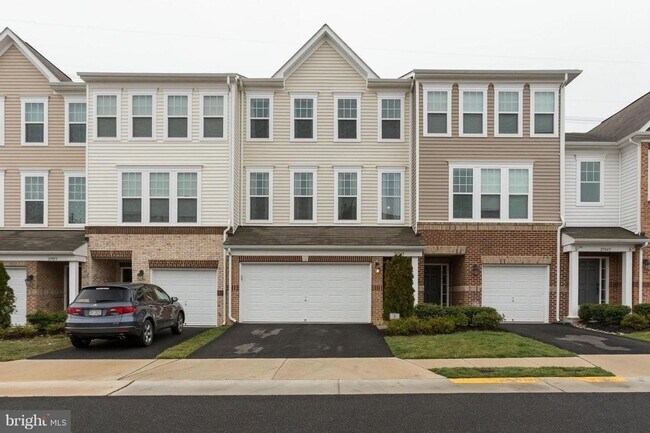 Building Photo - Charming 3BR Townhome in Aldie