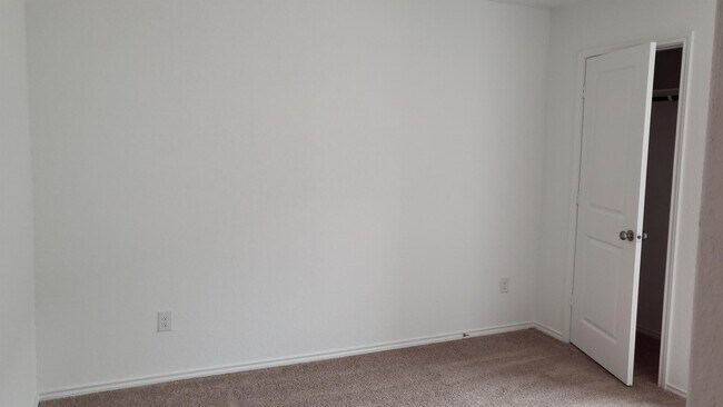 Building Photo - 5911 Coahulia Rdg