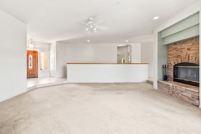 Building Photo - 15543 Vista Vicente Dr