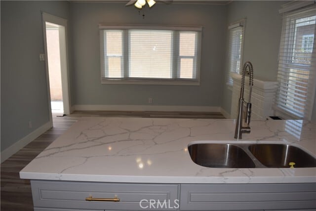 Building Photo - 552 W 22nd St