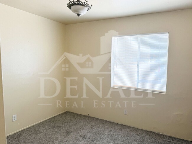 Building Photo - 1211 W Apache Trail