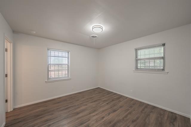 Building Photo - 2021 Glen Haven Dr