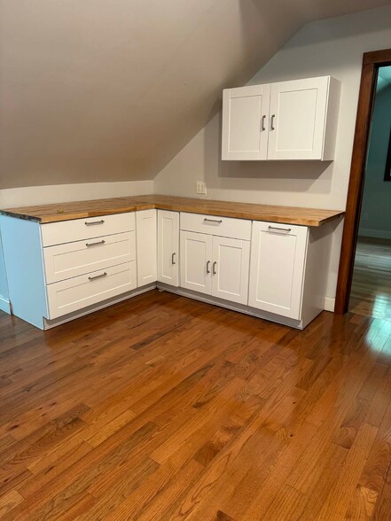 Kitchen - 179 Mount Sinai Coram Rd
