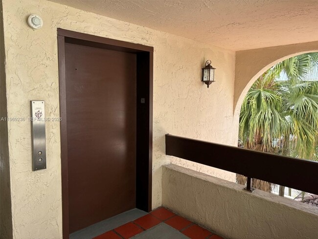 Building Photo - 9010 SW 125th Ave