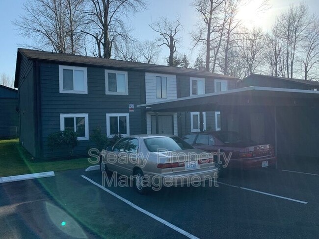 Building Photo - 1822 S 95th St