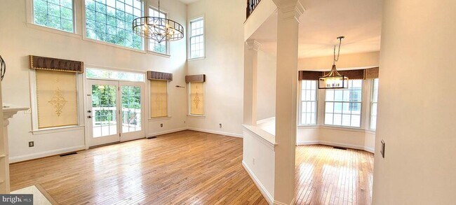 Building Photo - 15292 Golf View Dr