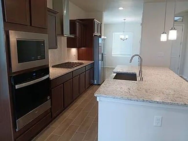 Building Photo - Welcome to this beautiful 3 bedroom, 2 bat...