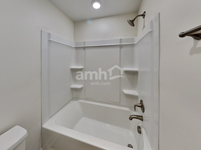 Building Photo - 600 Drema Ct