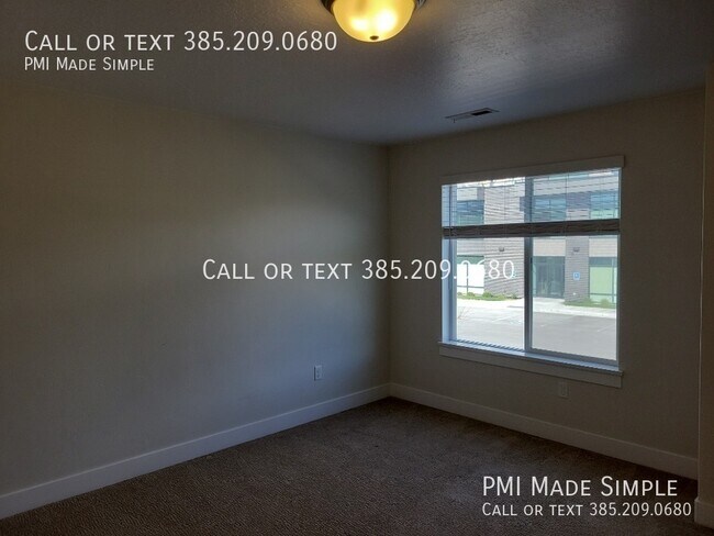 Building Photo - 10884 N Slate Ln