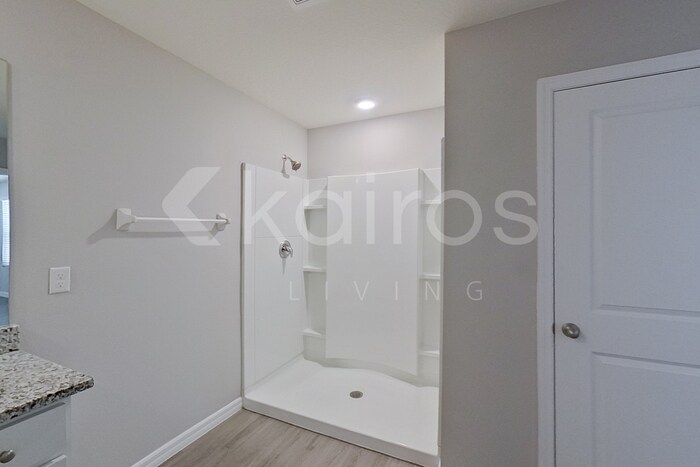 Building Photo - 8704 SW 44th Ct