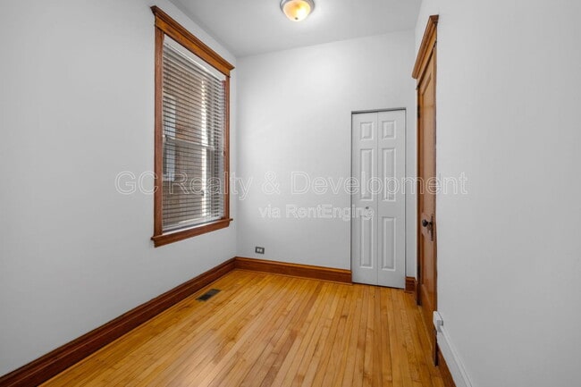 Building Photo - 2130 W Iowa St