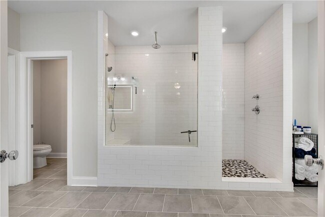 Building Photo - 3192 Bartee Walk