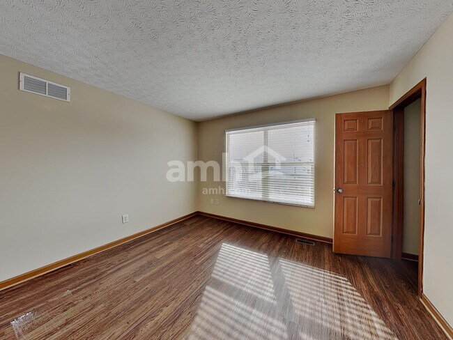 Building Photo - 748 Woodington Dr