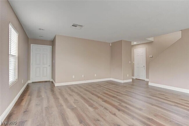 Building Photo - 7021 Town Forest Ave