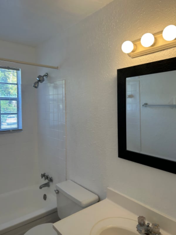 Building Photo - 1384 Church St