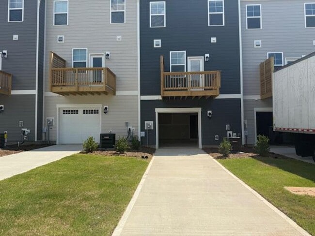 Building Photo - 334 Carolina Spgs Blvd