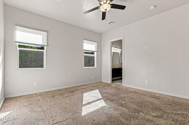 Building Photo - 3203 Red Orchard Dr