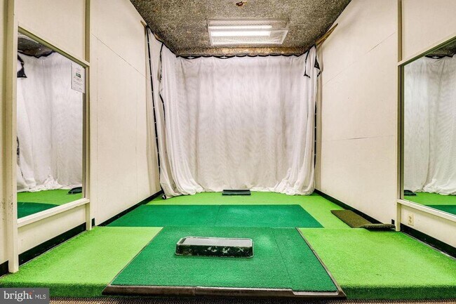 Building Photo - 307 Yoakum Pkwy