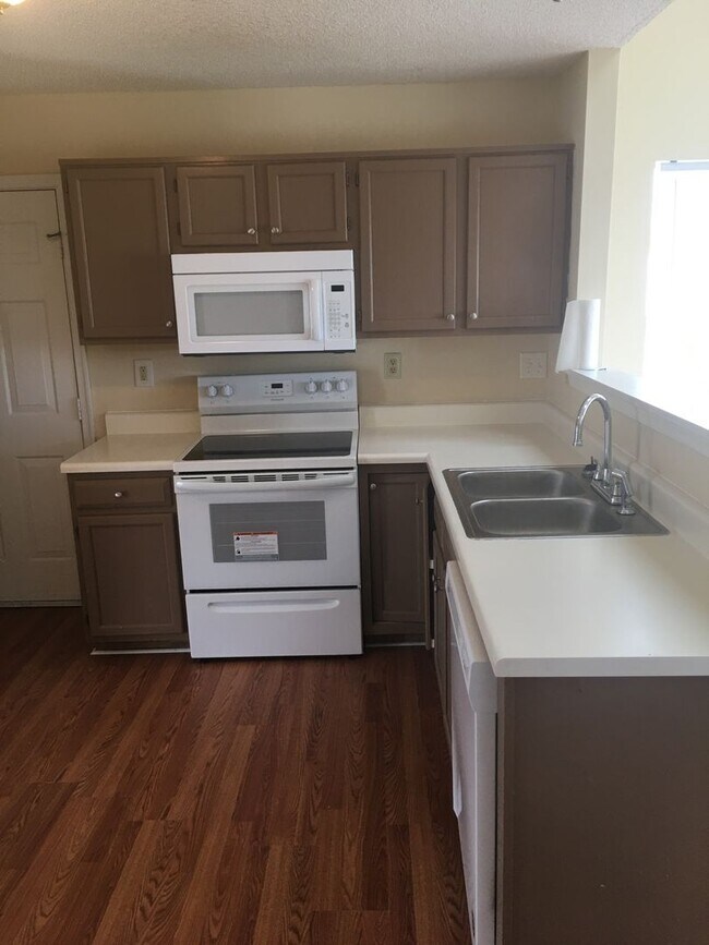 Building Photo - 1616 Fawcett Ln