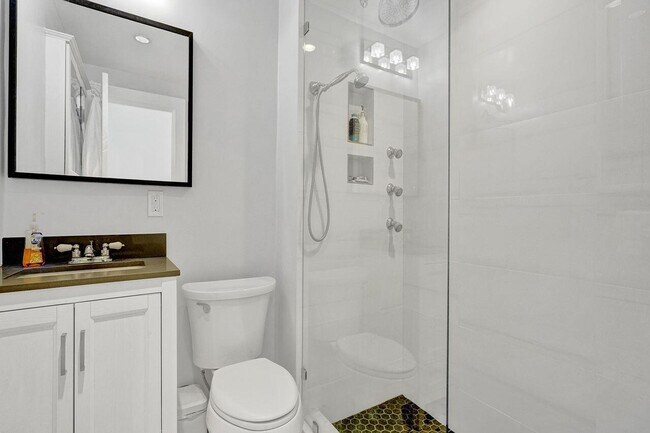 Building Photo - 235 Sunrise Ave