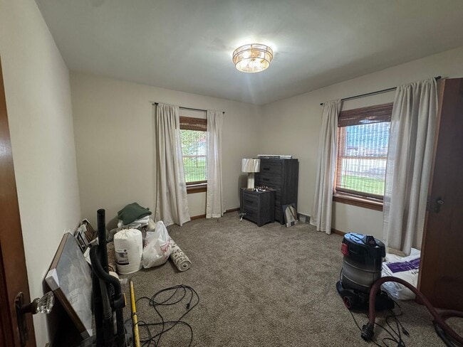 Building Photo - COMING SOON | Fully Furnished 4BR Student Home | All Utilities Included | Walk to UE