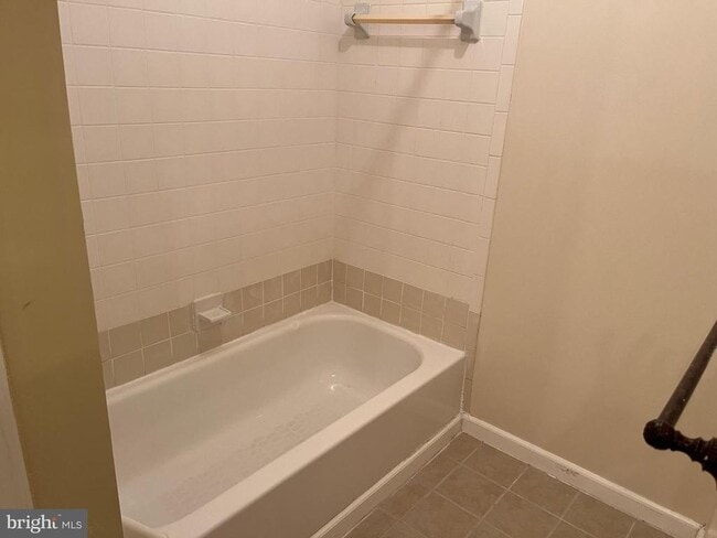 Building Photo - 33 Hiddencreek Ct