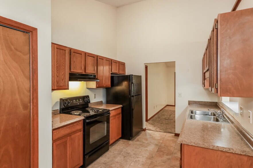 Building Photo - 2115 Center Way