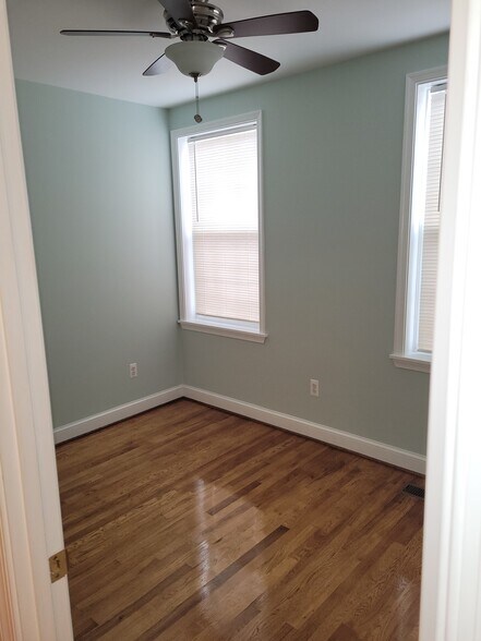 Building Photo - 333 Folcroft St