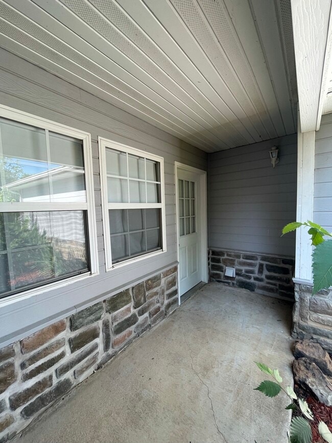 Building Photo - 63212 E 291 Rd