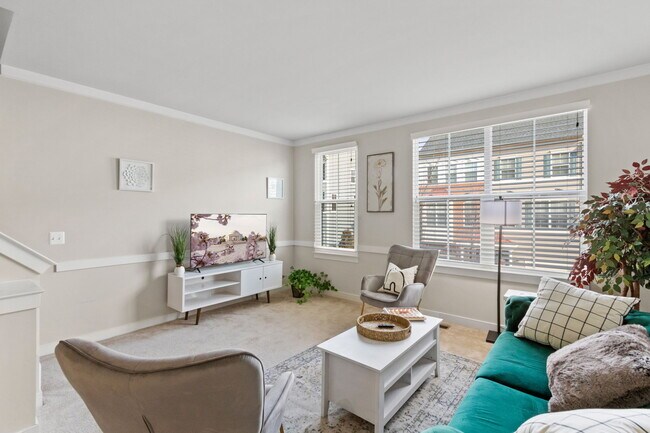 Building Photo - 202 Shamrock Dr