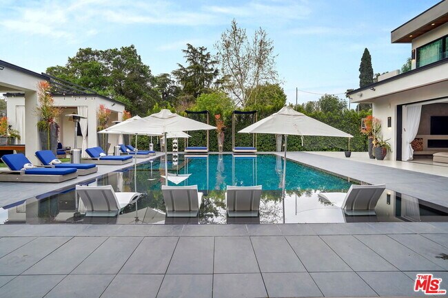 Building Photo - 6029 Melvin Ave