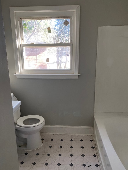 Building Photo - 2601 Palm Ave