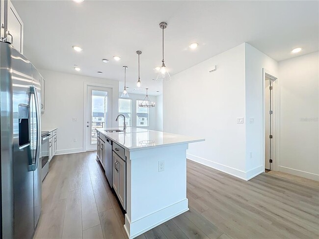 Building Photo - 15465 Hamlin Pk Dr