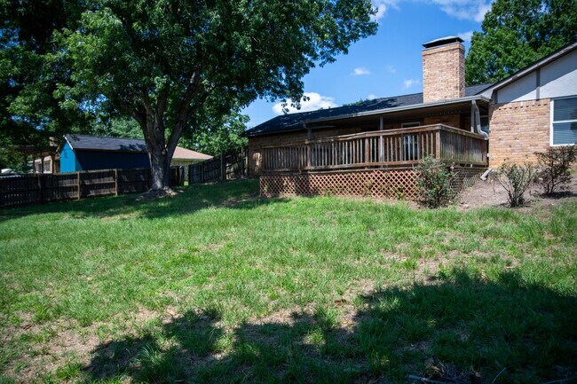 Building Photo - 3 Bedroom 2 Bath Home In Tyler ISD!