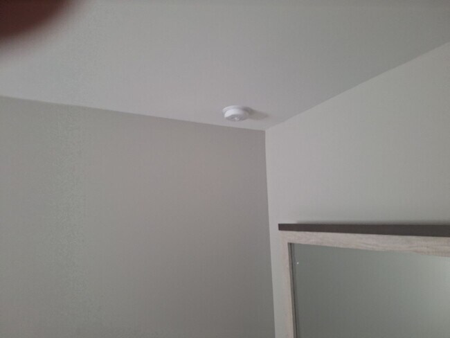 Building Photo - Beautiful Five Bedroom Home Located in Northeast Columbia!