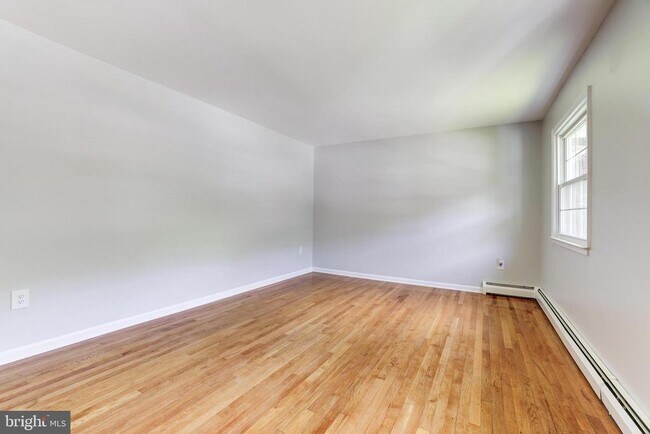 Building Photo - 4111 Hemingway Dr
